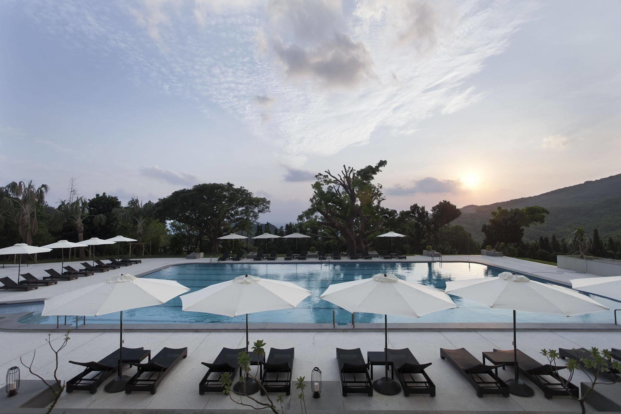 Gloria Manor Hotel Kenting Bagian luar foto