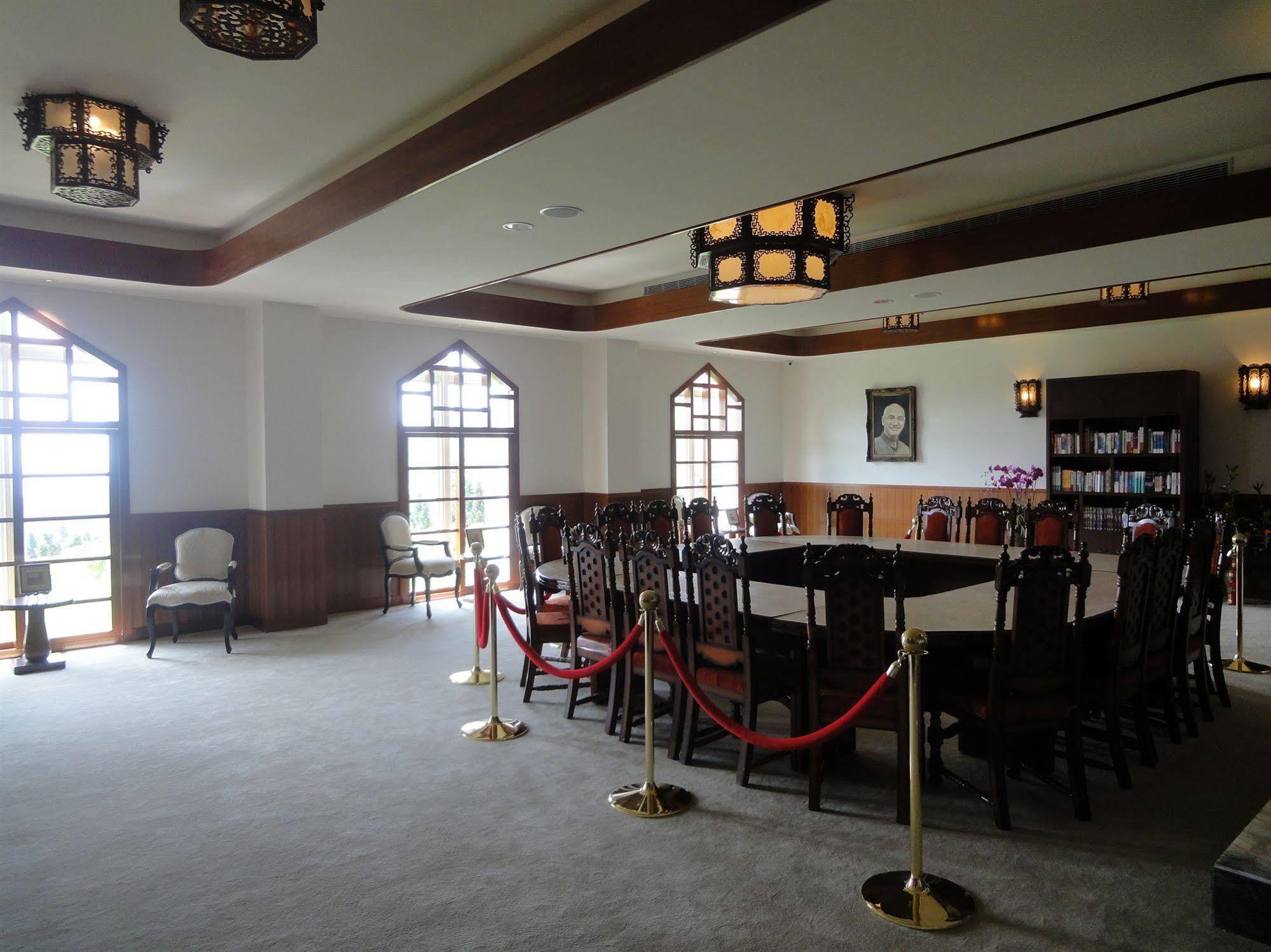 Gloria Manor Hotel Kenting Bagian luar foto